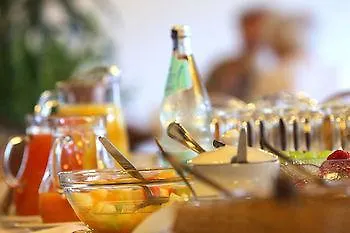 & Zur Linde Hotel 3*