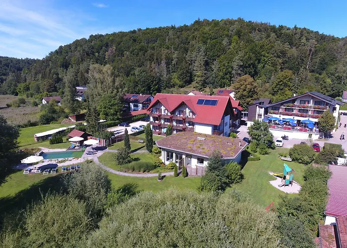& Zur Linde Szálloda 3*