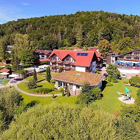 & Zur Linde Hotel 3*
