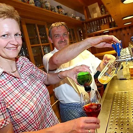 & Zur Linde Kipfenberg
