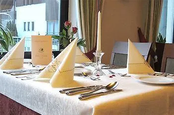 & Zur Linde Hotel